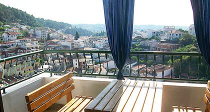 Chambres Hoxha - chambre double avec balcon panoramique - Centre ville