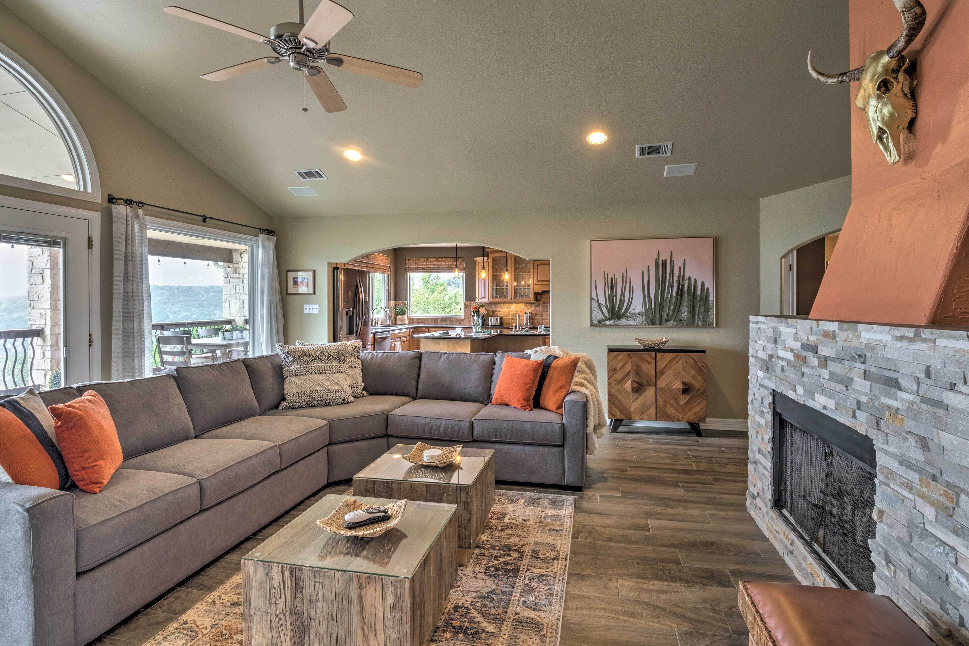 Jonestown House on Hill w/ Lake Travis Views!