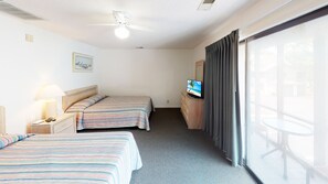 4 bedrooms, iron/ironing board, free WiFi, bed sheets