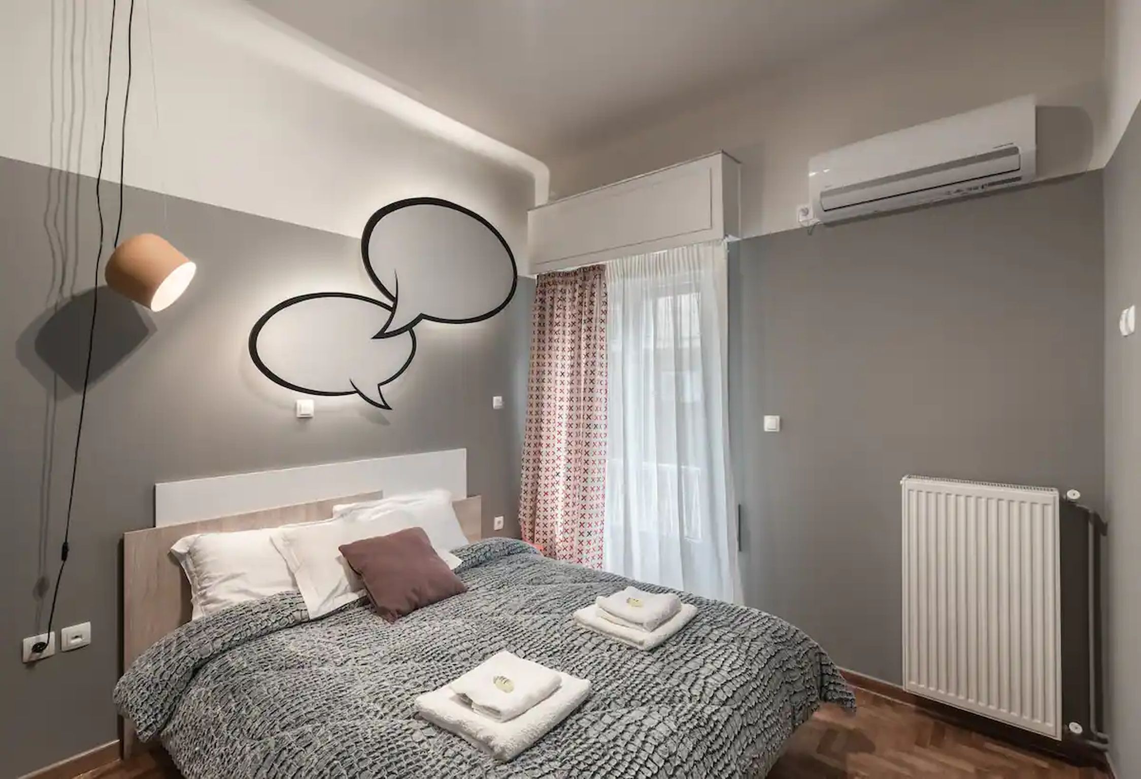 2 slaapkamers, een strijkplank/strijkijzer, reisbedje, gratis wifi