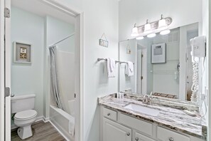 Shower, towels - Newly Updated 2BR Golf Villa in Sunset Beach (RP3203) (Sunset Beach)