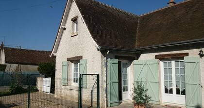 Independent room B & B with garden near the castles of Loire.