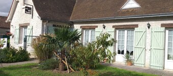 Independent room B & B with garden near the castles of Loire. 