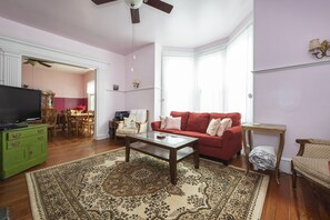 Smart TV, fireplace, Netflix, DVD player