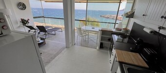 80 m², 2 BEDROOM - INCREDIBLE FRONT SEA VIEW - 1min Pool, Beach, Tennis…
