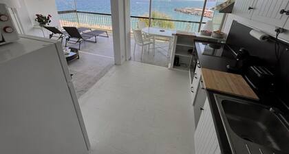 80 m², 2 BEDROOM - INCREDIBLE FRONT SEA VIEW - 1min Pool, Beach, Tennis…