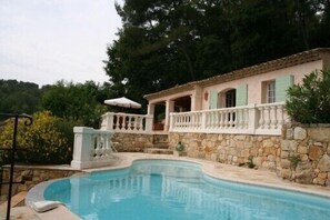 Pool - Mas furnished recently built with pool and open view sea (Le Rouret)