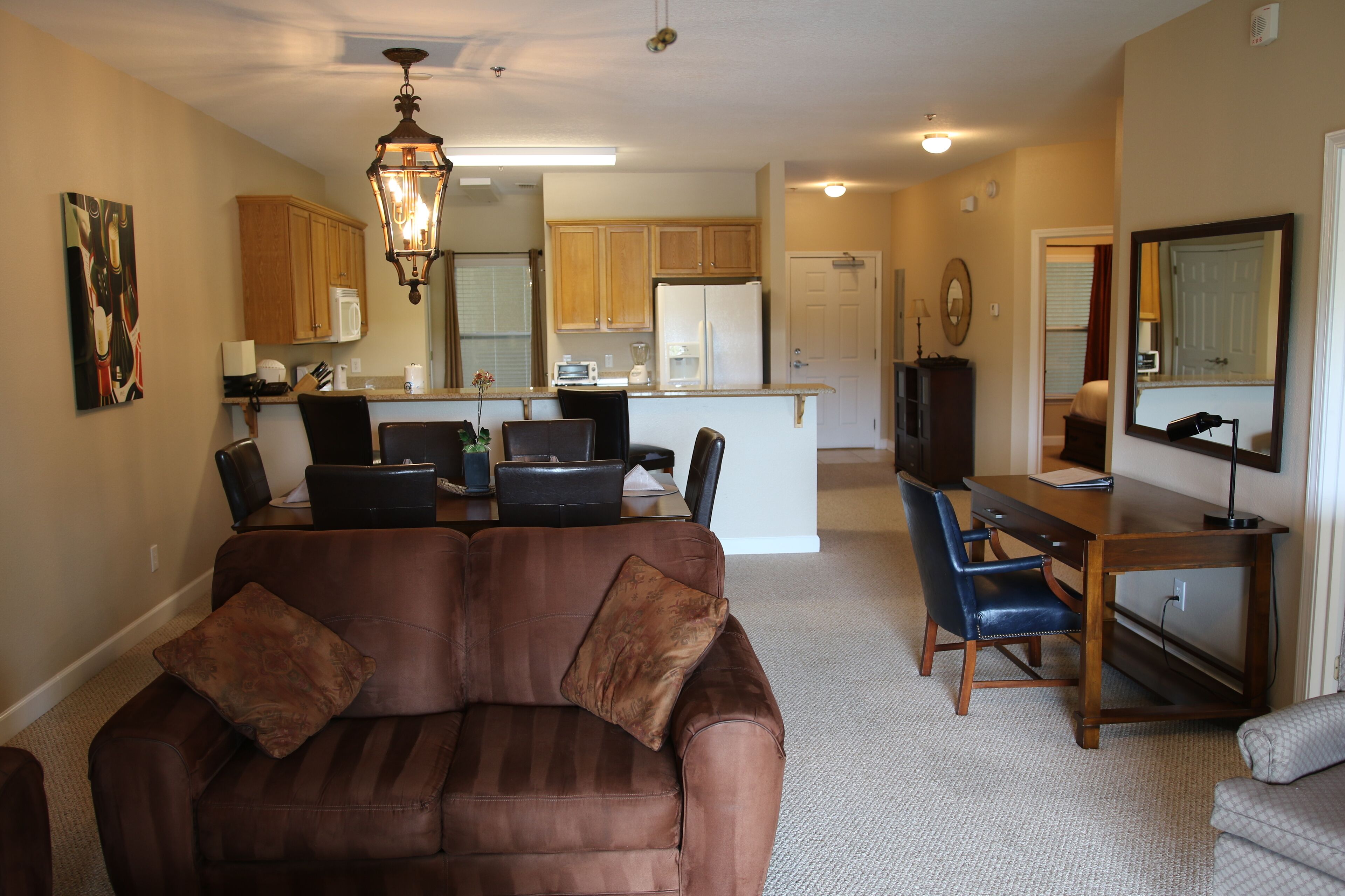 Waterfront - great fishing, peaceful & quiet, yet close to Tanger Outlets & OWA
