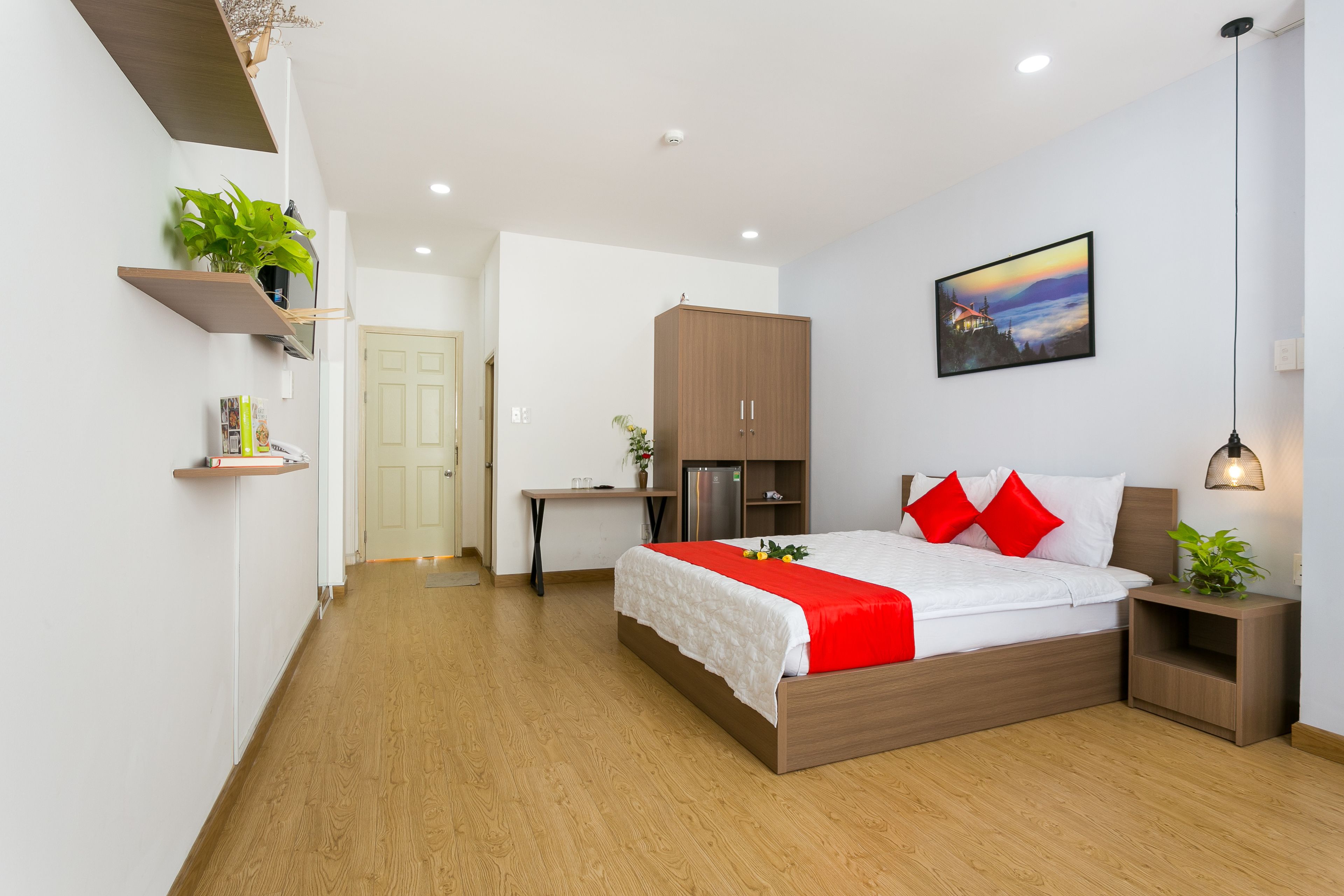 minibar, in-room safe, desk, free wifi