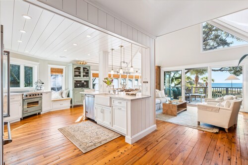 Oceanfront 3BR Family Beach Retreat