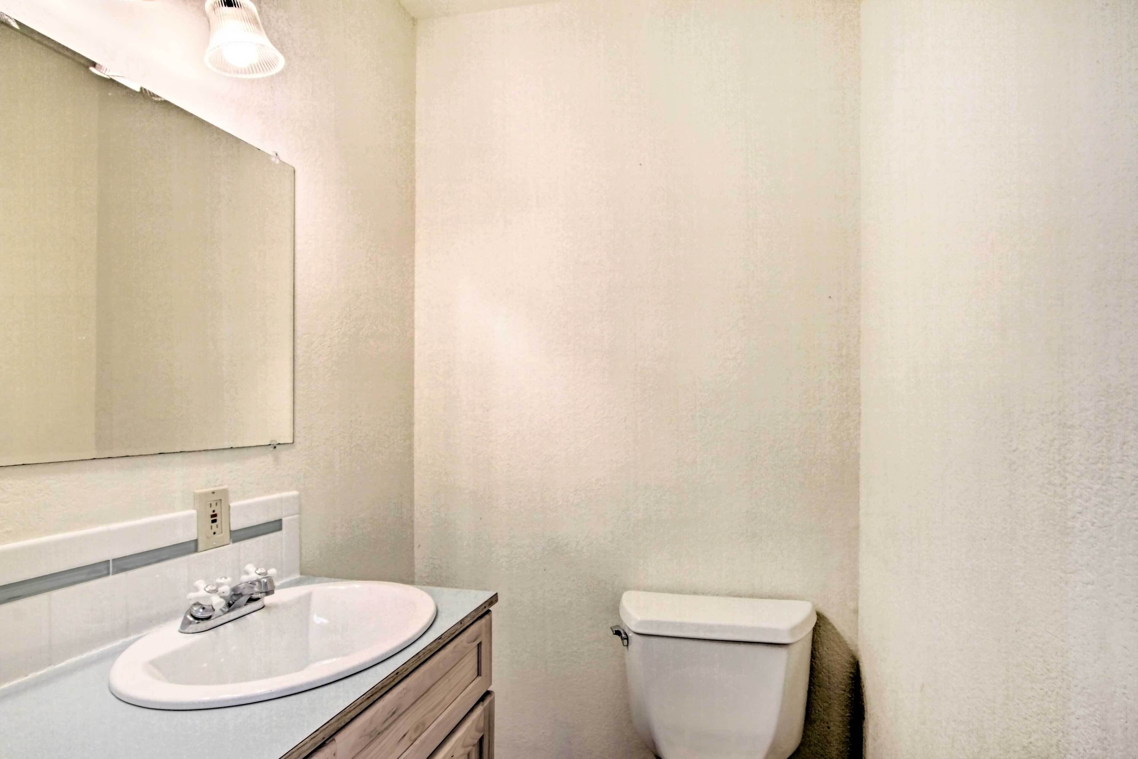 Tahuya Cabin: Hood Canal + Olympic Mountain Views!