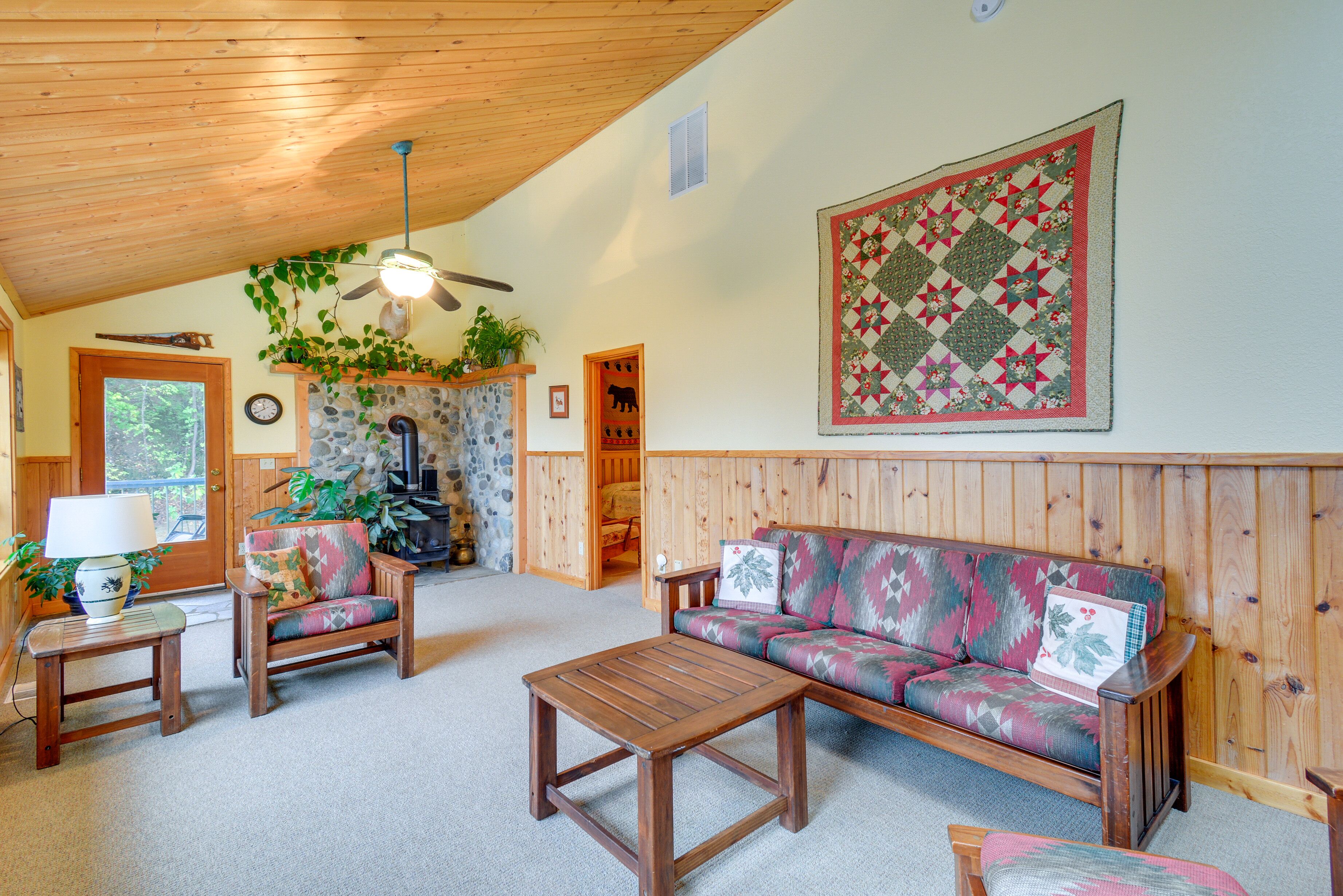 Tahuya Cabin: Hood Canal + Olympic Mountain Views!