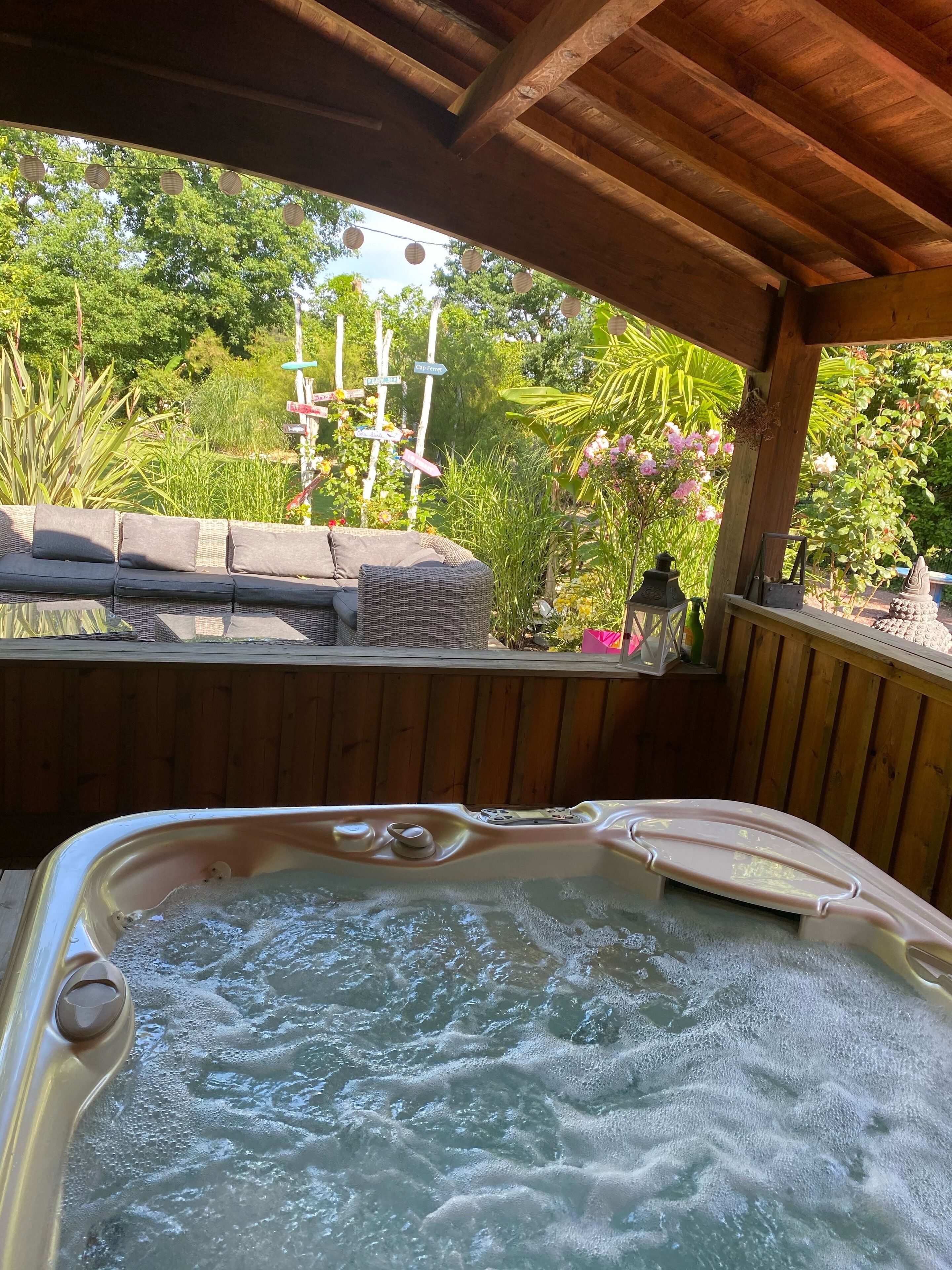 Bain à remous extérieur