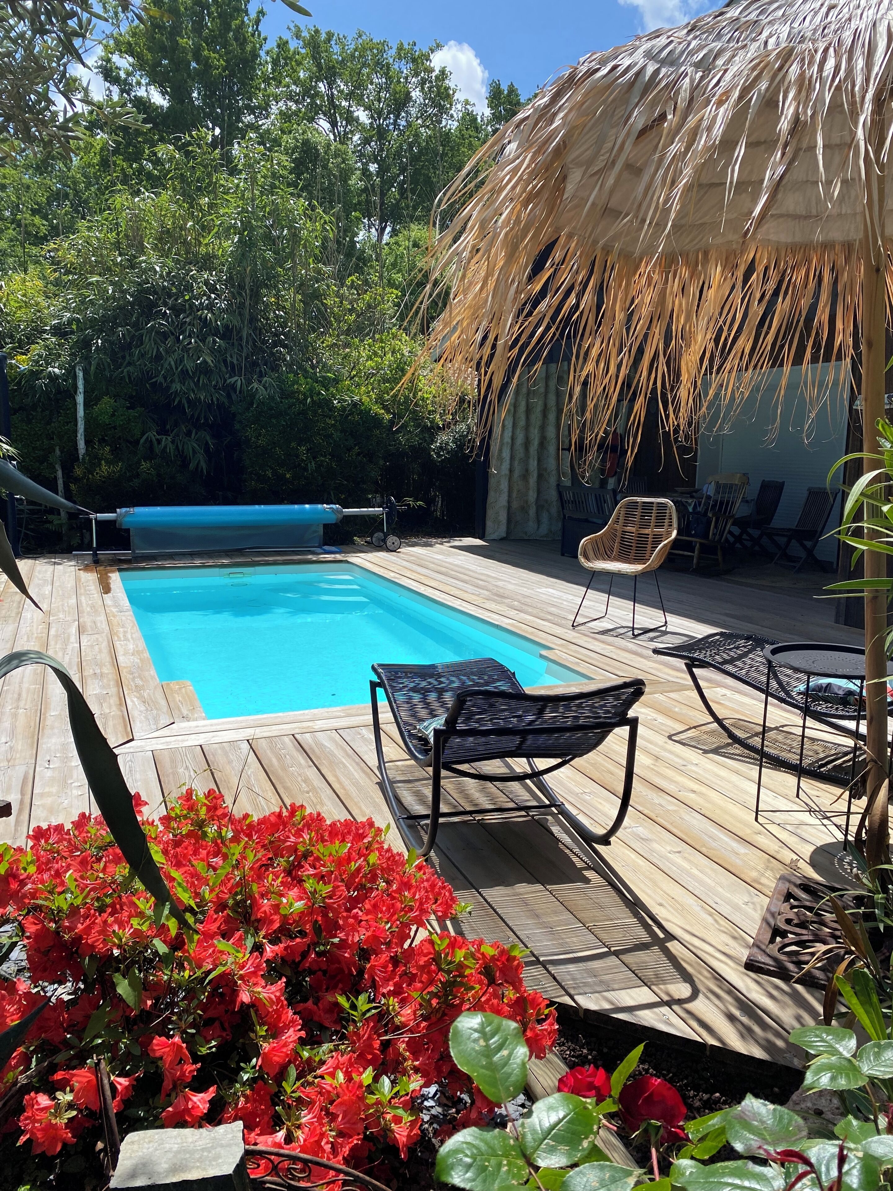 VILLA near the beaches HEATED SWIMMING POOL and JACUZZI ON THE BASIN OF ARCACHON 