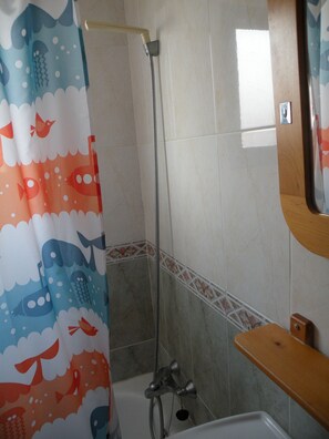 Bathtub, towels, toilet paper - KENNEDY 1 (2 BEDROOMS) (Benidorm)