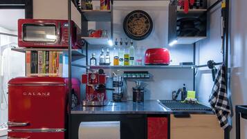 Fridge, microwave, stovetop, coffee/tea maker