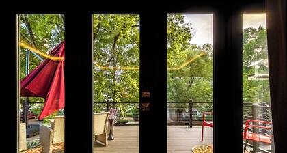 Charlotte Cityscape Studio, Huge Deck, Stunning View