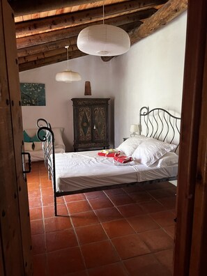 3 bedrooms, iron/ironing board, WiFi, bed sheets - Traditional 100 Year Old Farmhouse With Private Pool And Mountain Views (Ronda)