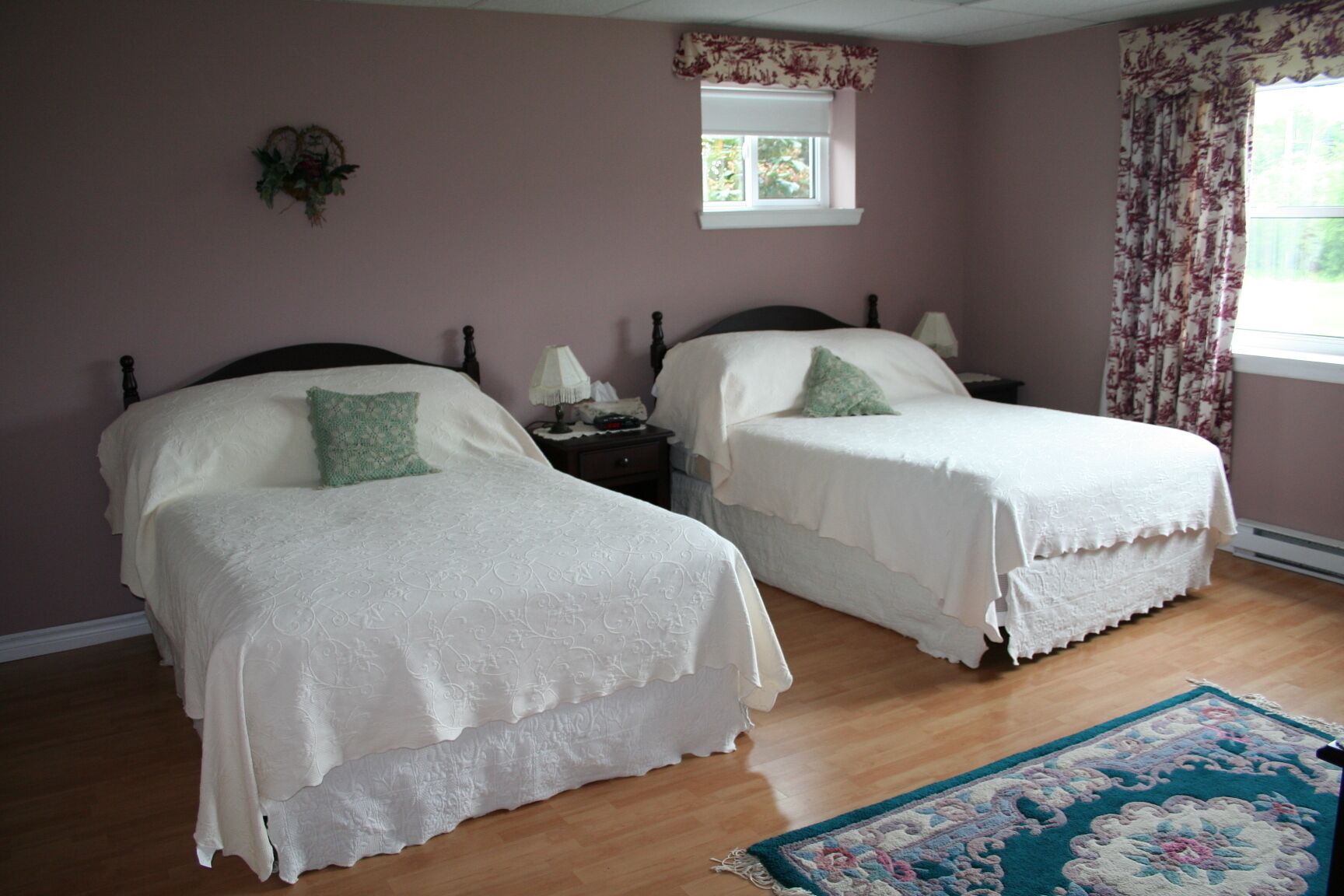 Quiet elegance, tranquil country on lakefront.