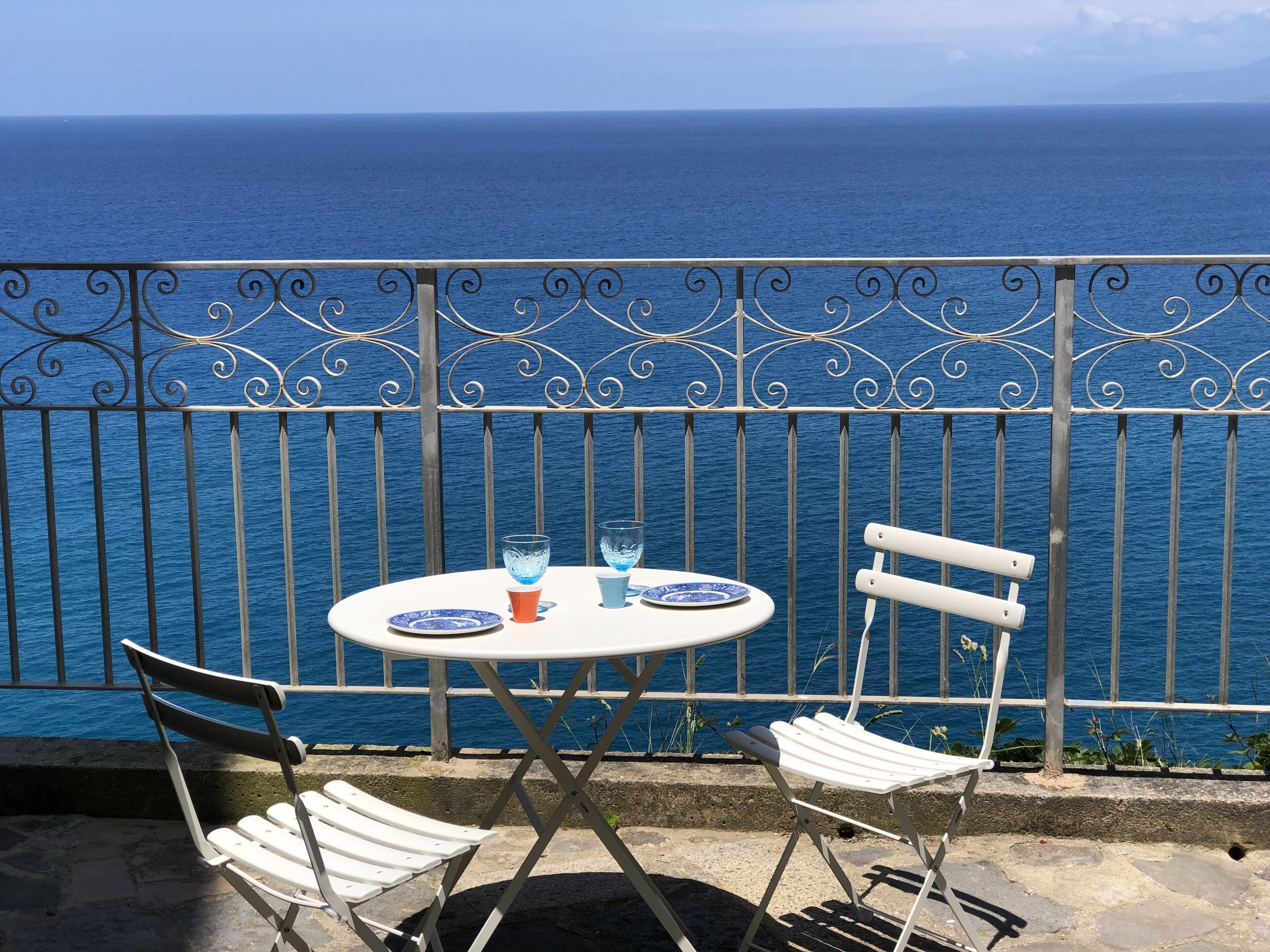 Relax at PALAZZO PIZZO RESIDENCE in charming fisher village by the sea 