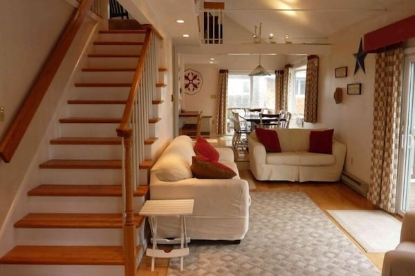 OceanSong - Living & Dining Rooms