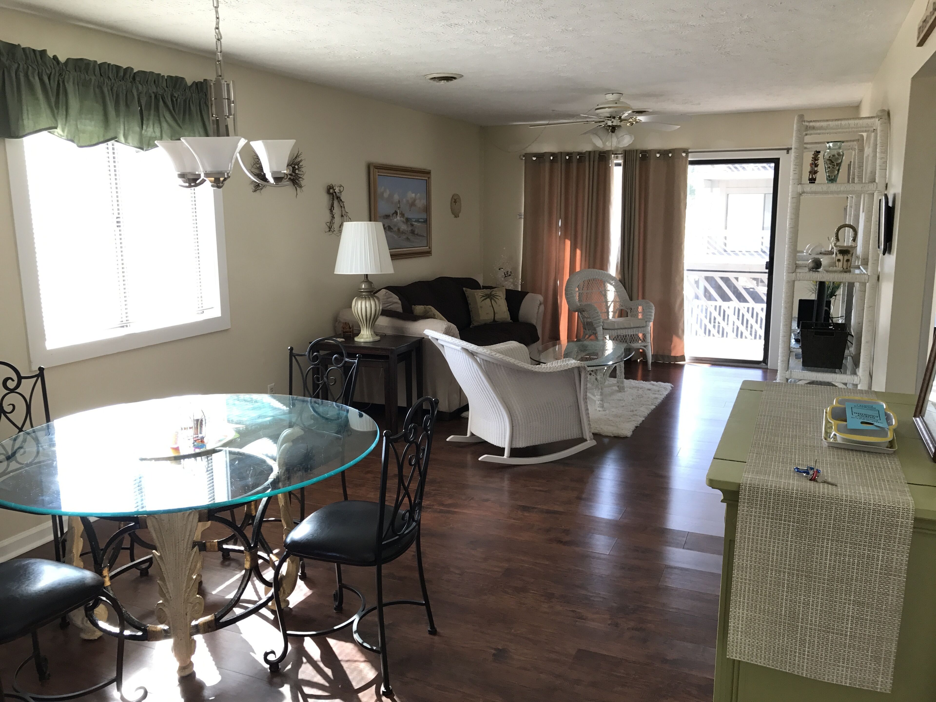 1st Floor, Corner Unit - Awesome Location!