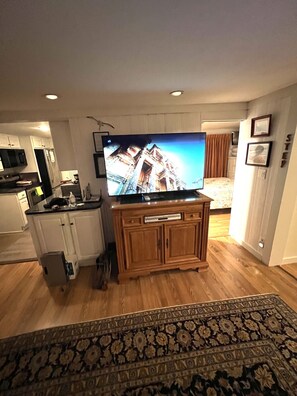 4 bedrooms, iron/ironing board, free WiFi