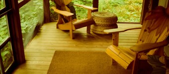 Lakeside Grove Cottage -  Perfect Lakeside Village/Beach Location