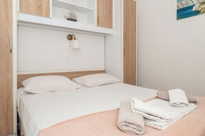 4 bedrooms, iron/ironing board, travel cot, free WiFi