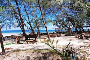 Interior - Cemara Beachfront Suite (Mondu)