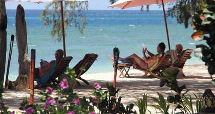 Cemara Beachfront Suite