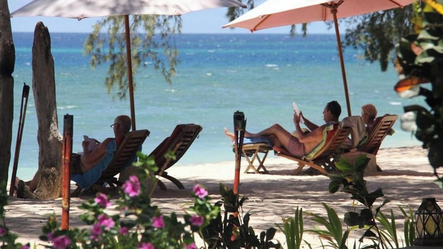 Cemara Beachfront Suite