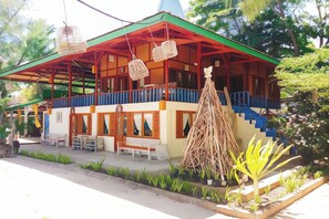 Exterior - Cemara Beachfront Suite (Mondu)