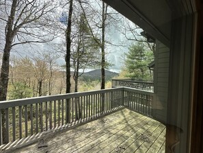 Property grounds - Pumpkin Hill on Little Bear Pen- three levels with a view! (Highlands)