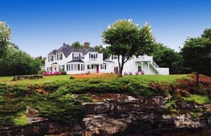 Exterior - SPECTACULAR VIEWS!  3.5 acre WATERFRONT retreat with private dock. Sleeps 12! (Westport island)