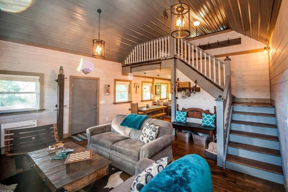Secluded luxury cabin minutes from Salt Fork