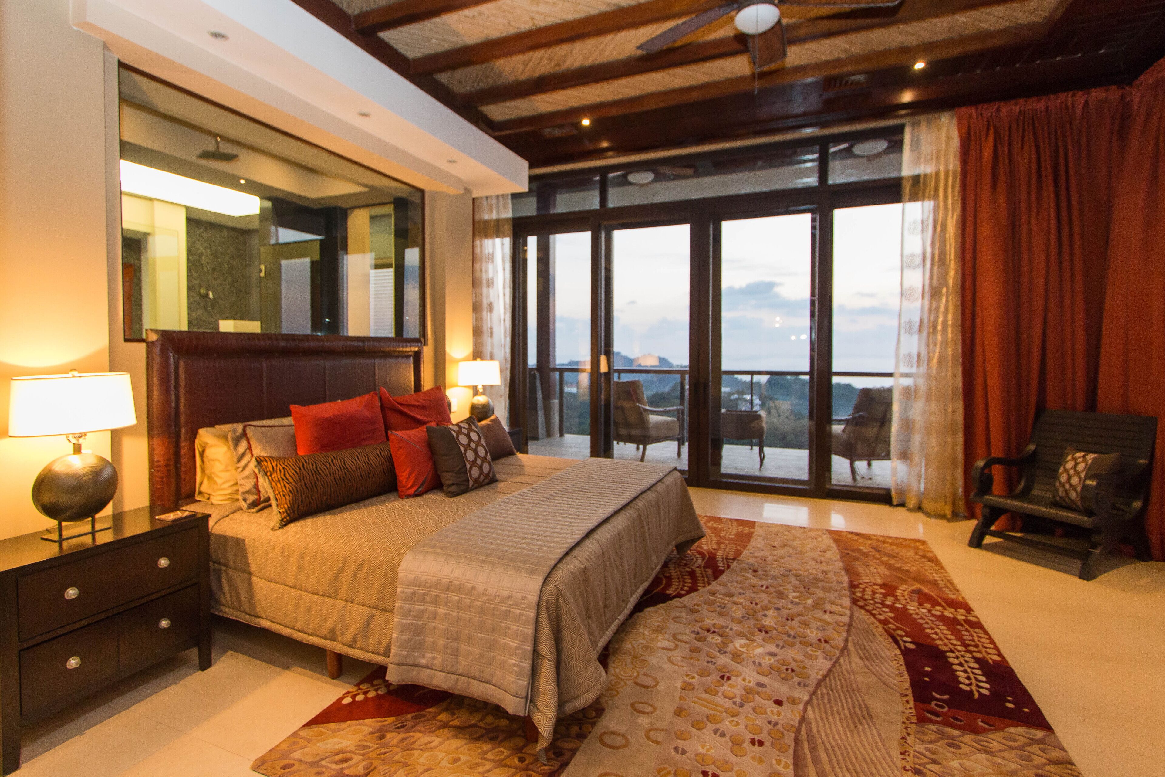 8 chambres, coffres-forts dans les chambres, fer et planche à repasser