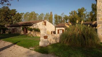 Enceinte de lâhĂ©bergement