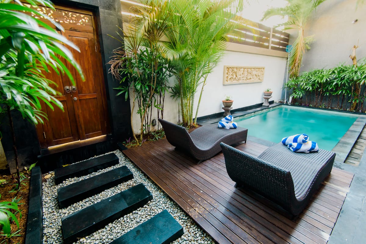 Private pool