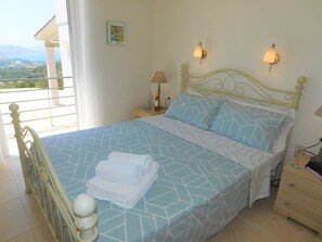 3 soverom, strykejern/-brett, reiseseng for barn og wi-fi (inkludert)