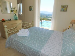 3 bedrooms, iron/ironing board, travel crib, free WiFi
