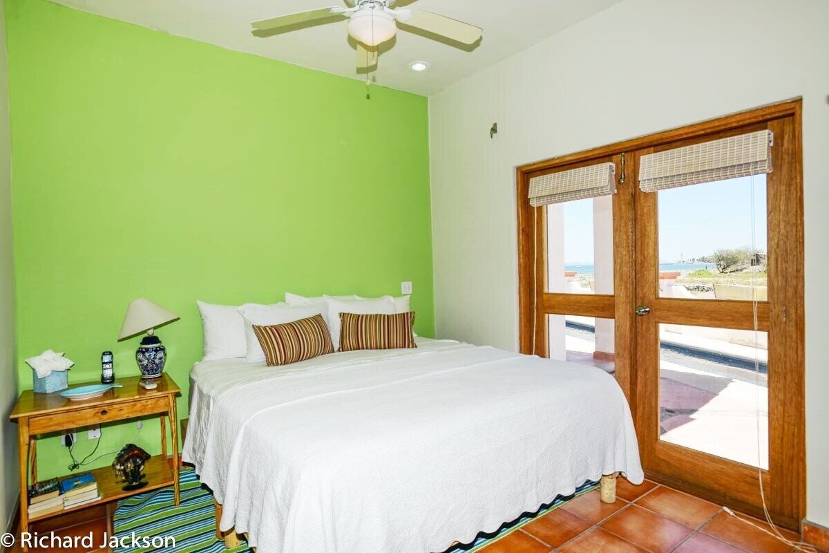 Large Beachfront Home ready to Entertain