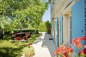 Outdoor dining - Holiday house Agricola * 2000 m2 garden, private pool, BBQ, WiFi (Svetvincenat)