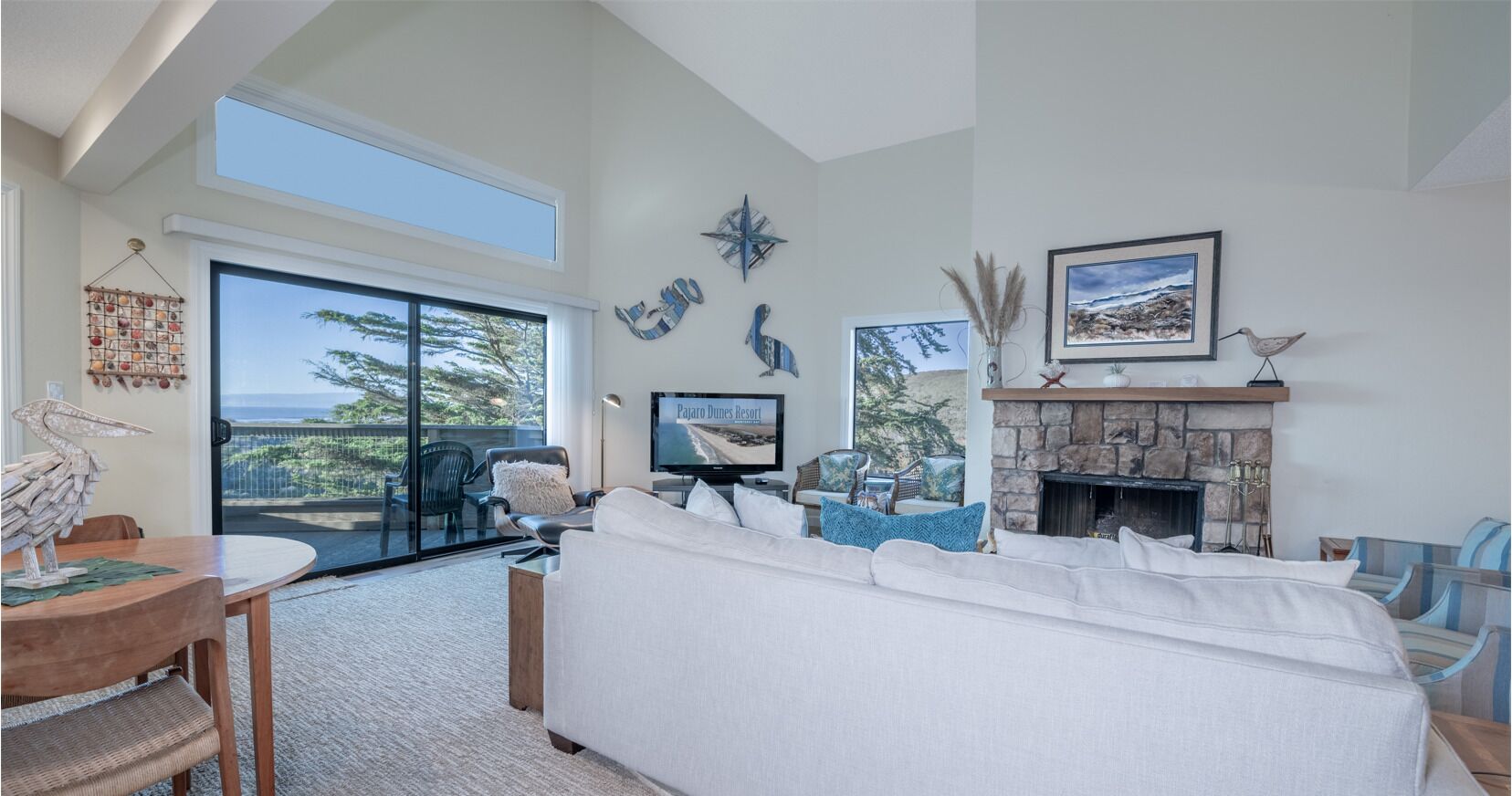 Pajaro Dunes Resort Gorgeously Decorated Beach Condo, End Unit Private Location 