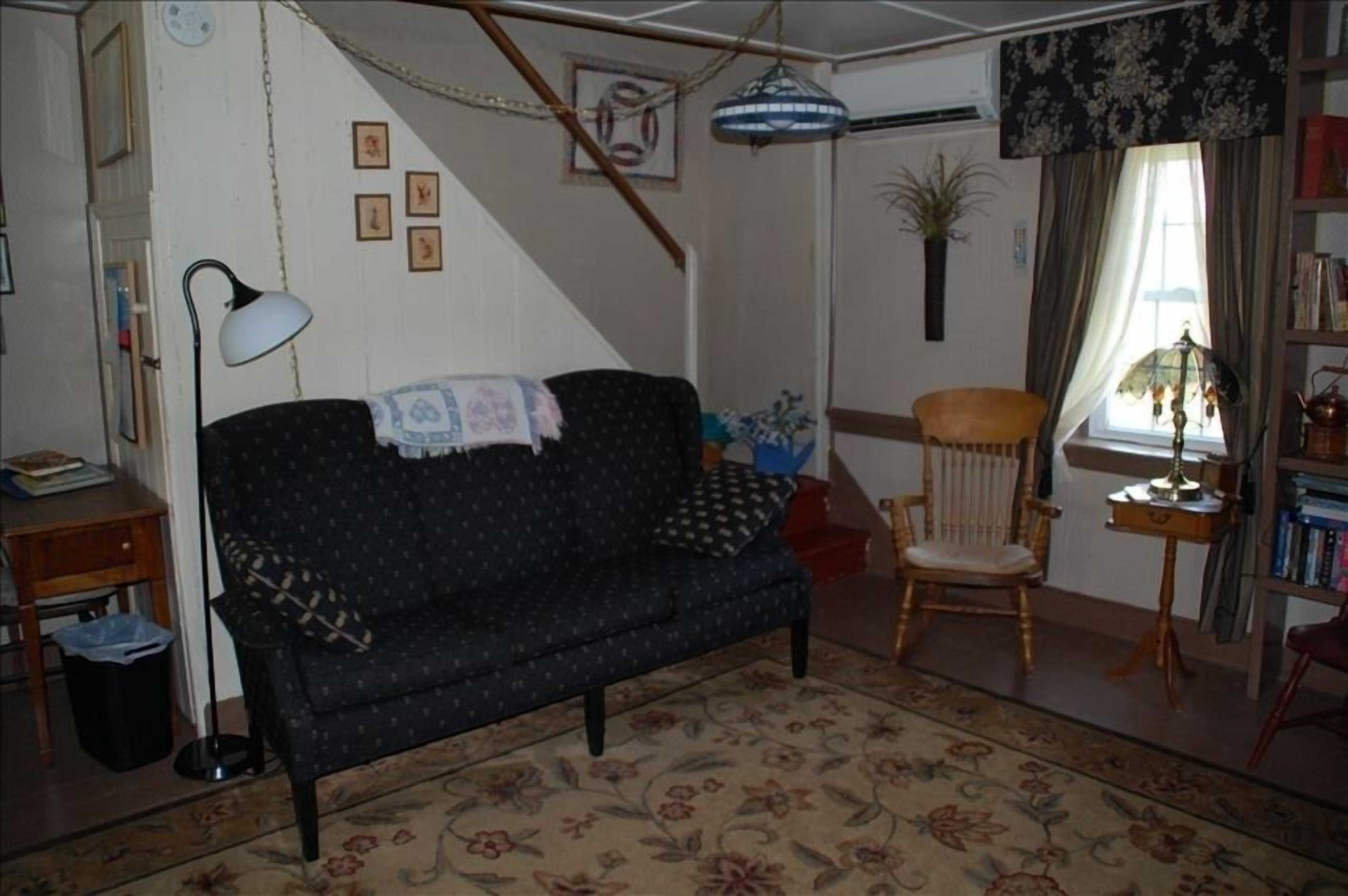 LANE'S COUNTRY HOMESTEAD Close Raystown Lake, Pa state Pk, Quiet, secluded ,2-10