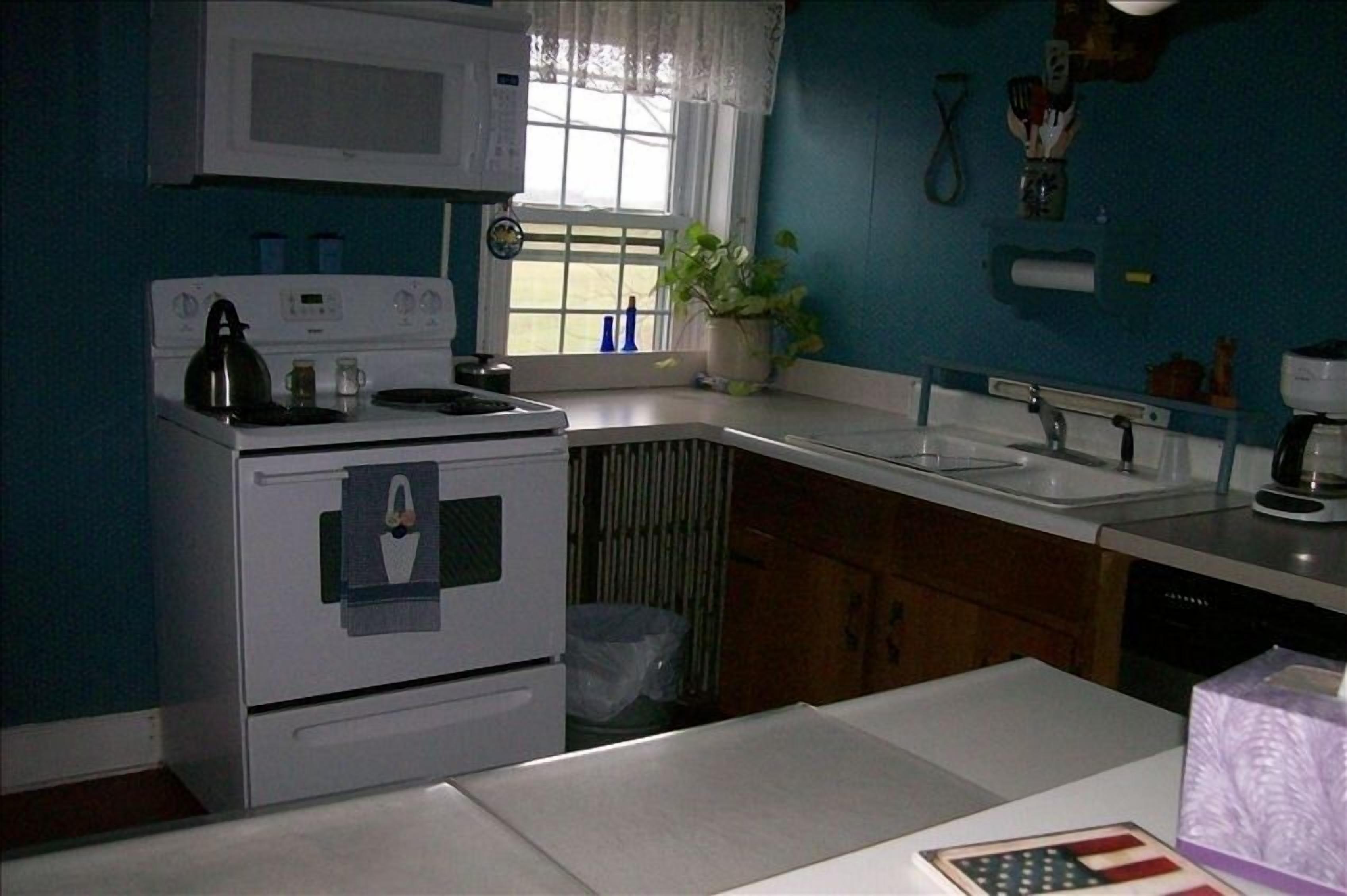 LANE'S COUNTRY HOMESTEAD Close Raystown Lake, Pa state Pk, Quiet, secluded ,2-10