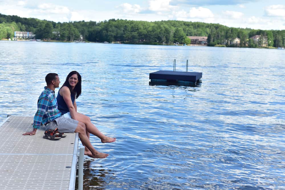 Rare 8 person 2 bathroom unit in heart of Wisconsin Dells