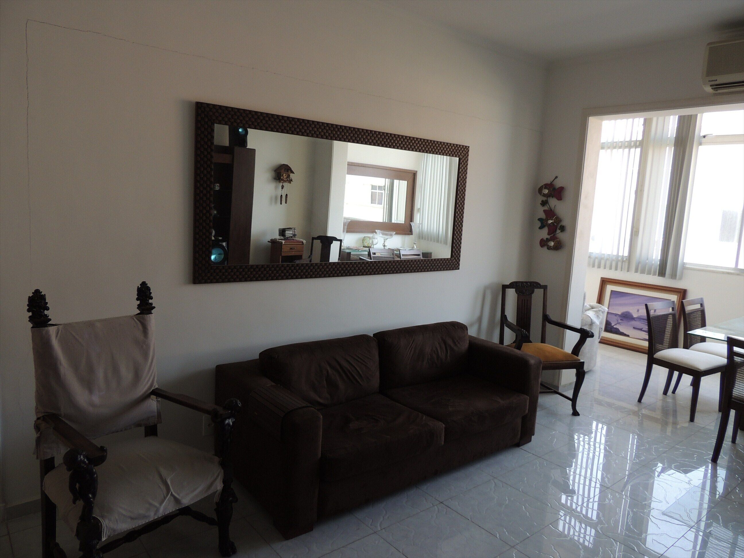 AMAZING HOSTEL , SAFE,  3MIN. FROM COPACABANA / IPANEMA BEACHES,  PRIVATE BATH.