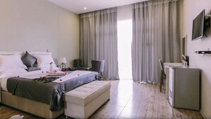 واي فاي مجانًا وملاءات أسرّة