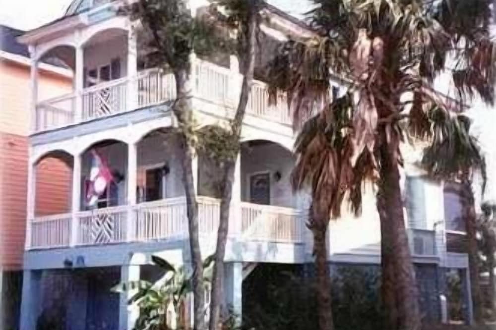 Breathtaking Ocean & Island Views from Four Porches!